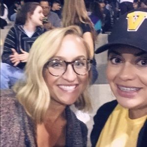 Meet your Posher, Holly